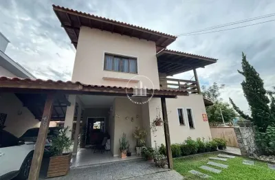Casa com 4 quartos à venda na Rua Professor Américo Vespúcio Prates, 46, Carianos, Florianópolis
