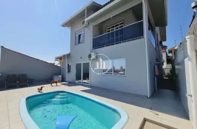Casa com 3 quartos à venda na Rua Professora Cremilde de Oliveira, 210, Jardim Atlântico, Florianópolis