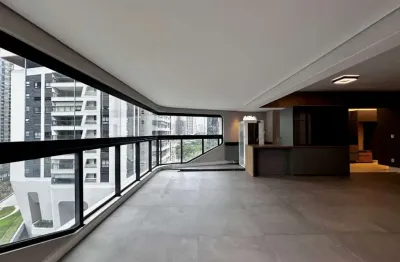 Apartamento à venda com 3 quartos sendo 3 suítes e 3 vagas de garagem