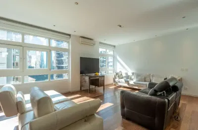 Apartamento no jardim paulista - 3 quartos sendo 3 suítes - 239m2