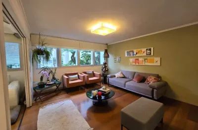 Apartamento à venda com 3 quartos sendo 1 suíte e 2 vagas de garagem