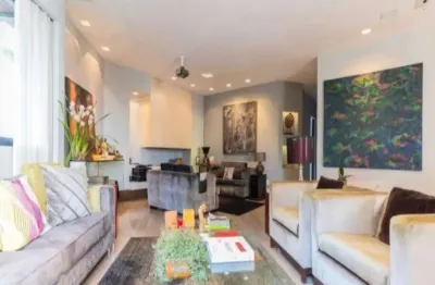 Apartamento a venda em campo belo, 4 quartos, sendo 3 suítes, 3 vagas de garagem, varanda.