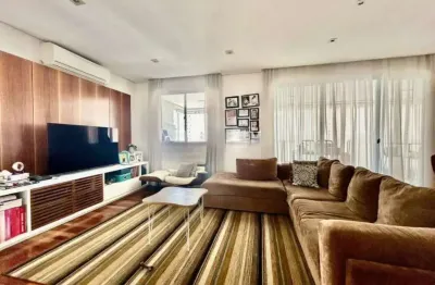 Apartamento à venda com 3 quartos sendo 3 suítes e 2 vagas de garagem, 135 m²