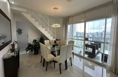 Cobertura à venda com 4 quartos sendo 3 suítes e 4 vagas de garagem em 370m2