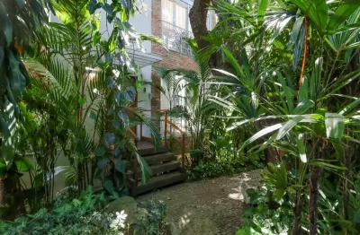 Casa em condomínio à venda em alto de pinheiros com 4 quartos (suítes)