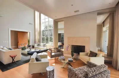 Casa à venda no morumbi, sp / com 4 dormitórios, piscina, 4 vagas de garagem e 500m².