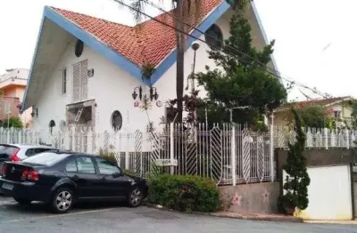 Sobrado brooklin 3 quartos, 4 vagas, piscina, rua fechada com guarita,  297 m²