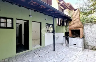 Casa no condomínio the village residence para venda com 3 quartos, sendo 1 suíte, 143m²