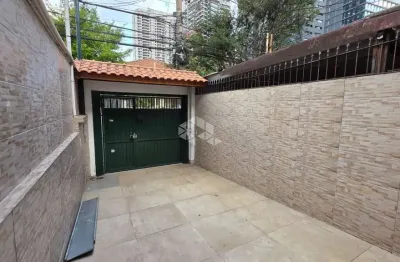 Sobrado geminado á venda, 04 suítes, 1 vaga na vila gertrudes.