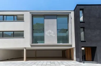 Casa em Condomínio a venda no Jardim Cordeiro, 4 quartos com 4 suítes, 4 vagas