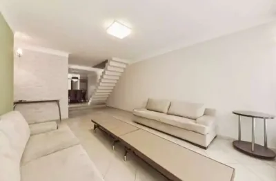 Casa Sobrado à Venda no Brooklin com 3 Quartos e 3 Vagas de Garagem