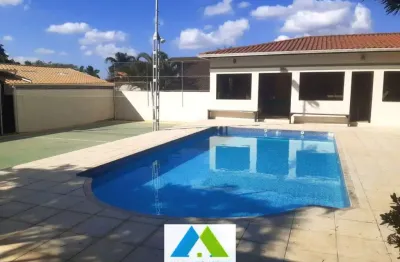 Casa linear, bandeirantes (pampulha), com área de lazer completa (piscina, quadra, sauna, área gourmet, quartos e salas amplas, 06 vagas.
