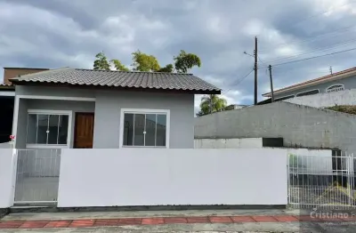 Casa nova com 3 dormitórios sendo 1 suíte, no bairro bela vista - palhoça