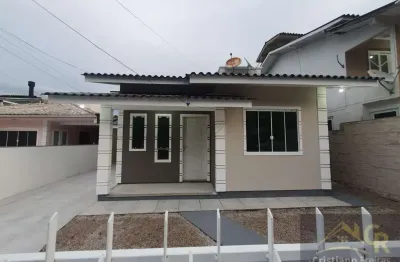 Casa sozinha no terreno, 3 dormitórios no bairro são sebastião - palhoça