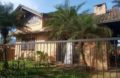 Casa | sobrado com 200m² | com piscina no ilha da figueira |suite + 2 dormitórios