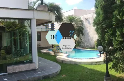 Residência de alto padrão em interlagos com 03 suítes com closet