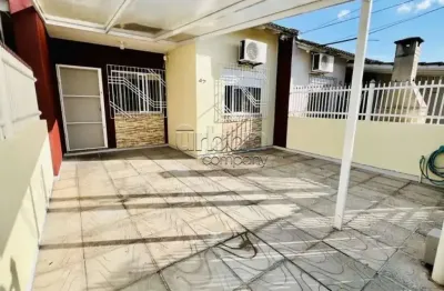 Casa em condomínio fechado com 2 quartos à venda na rua santa madalena, 47, olaria, canoas por r$ 389.000