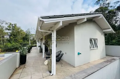 Casa em condomínio fechado com 3 quartos à venda na rua sapiranga, 1300, canudos, novo hamburgo por r$ 1.889.000