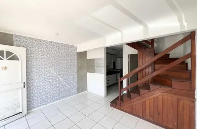 Casa em condomínio fechado com 3 quartos à venda na Avenida Santos Ferreira, 1180, Nossa Senhora das Graças, Canoas por R$ 375.000