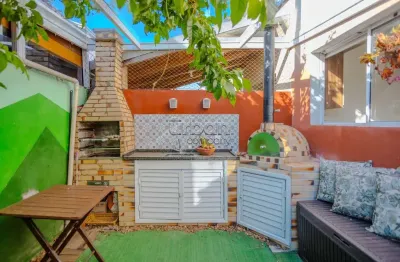 Casa em condomínio fechado com 2 quartos à venda na Rua dos Guaramirins, 303, Igara, Canoas por R$ 350.000