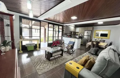 Casa em condomínio fechado com 3 quartos à venda na Rua Coronel Vicente, 1251, Centro, Canoas por R$ 1.350.000