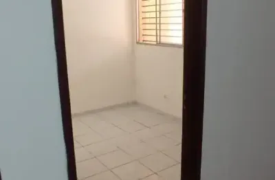 Privêr em pau amarelo - 4 ruas próximo ao mar - 3 quartos com suíte -  quintal atrás - garagem pra uma moto e um carro !!!