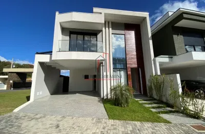 Excelente sobrado, localizado em condomínio exclusivo no campo pequeno em colombo.