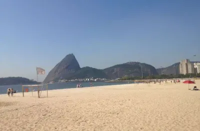 Temporada ,r$ 1,750 por semana .dois quartos no flamengo por temporada ou mensal