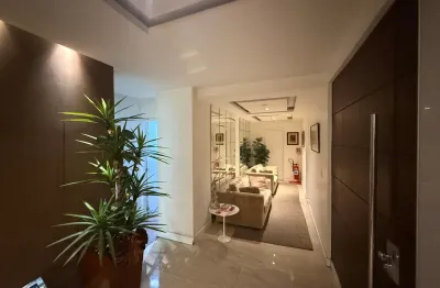 Escritório projetado com 254M2 no pulmão do Centro do Rio Rua México