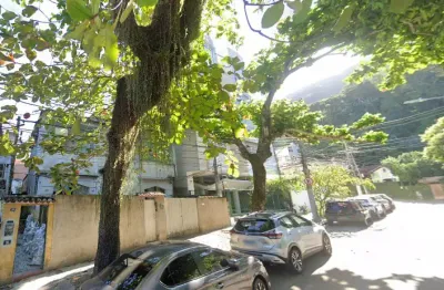 Oportunidade Única no Jardim Botânico: Espaço, Potencial e Localização Privilegiada