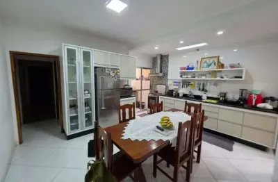 Sobrado para venda possui 125 metros quadrados com 3 quartos