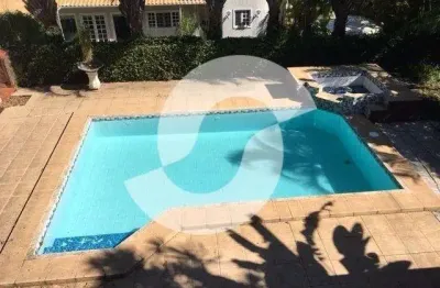 Casas 3 e 4 quartos para venda em niterói, camboinhas, 4 dormitórios, 1 suíte, 4 banheiros, 4 vagas