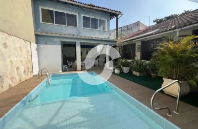 Casa para Venda em Niterói, Piratininga, 4 dormitórios, 1 suíte, 4 banheiros, 4 vagas