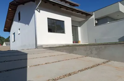 Seu novo lar está a um clique de distância — na charmosa estrada das areias, em indaial!