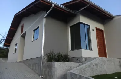 Casa nova com suíte e excelente padrão de construção no warnow – indaial!