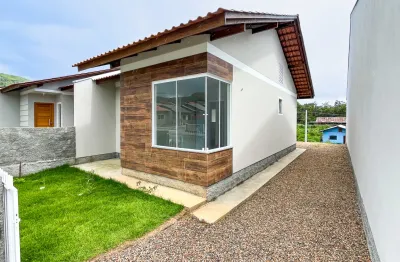 Casa no bairro mulde em indaial, com 2 dormitórios, terreno amplo e excelente custo-benefício por r$ 310.000,00.