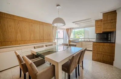 Apartamento de alto padrão, com ambientes amplos, excelente padrão construtivo e localização privilegiada em um dos bairros mais nobres de Blumenau.