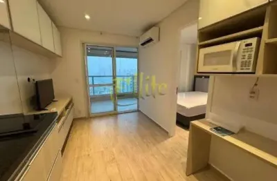 Apartamento mobiliado com 01 dormitório para locação na região do brooklin em são paulo, próximo à estação campo belo!