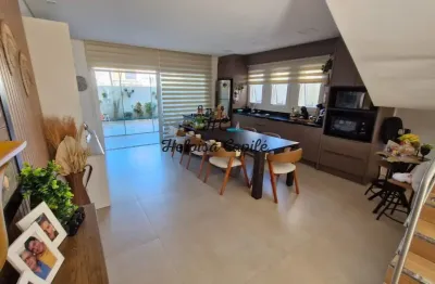 Sobrado dos sonhos à venda – mobiliado, espaçoso e pronto para morar!