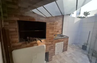 Temporada - ️ sobrado aconchegante em condomínio fechado, a apenas 300m da praia!