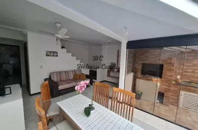 Sobrado Mobiliado em Condomínio Fechado – A 700m da Praia | Conforto, Segurança e Localização Privilegiada