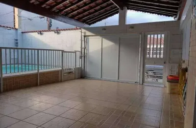 Casa isolada com piscina no jardim imperador - 3 dormitórios mais 1, sendo 2 suítes!!!