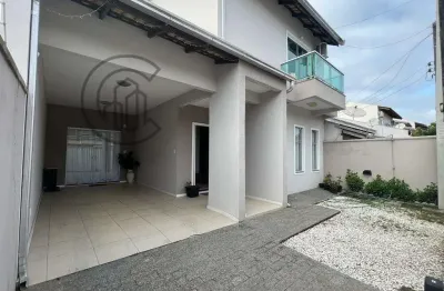 Casa com 3 quartos à venda na brasilia, 61, centro, penha por r$ 1.500.000