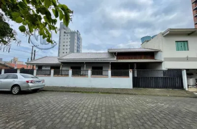 Casa com 3 quartos à venda na r vascocelos drummond, 99, gravata, navegantes por r$ 1.300.000