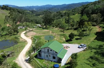 Sitio mais belo de águas mornas, imovel para quem gosta de muita natureza e paz!