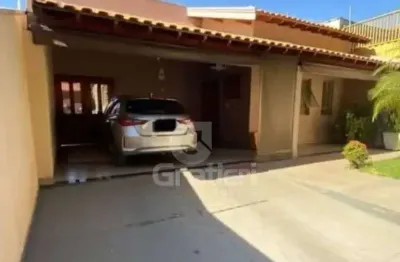Casa com 4 quartos à venda na Rua Walter Rodrigues Mourão, 135, Jardim Aranga, Araraquara