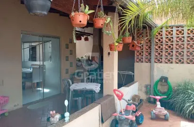 Casa com 3 quartos à venda na Avenida Hamilton Nelson David, 21, Residencial Acapulco, Araraquara