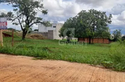 Terreno à venda na Avenida Sílvio Cruz, Cidade Jardim, Araraquara