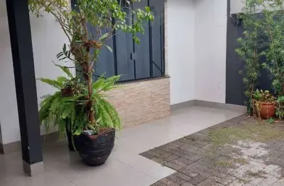 Casa com 3 quartos à venda no Jardim Santa Helena, Maringá 