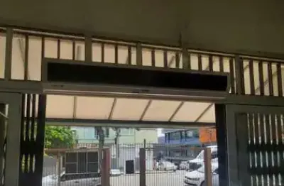 Ponto comercial para alugar no Pio X, Caxias do Sul  por R$ 2.980